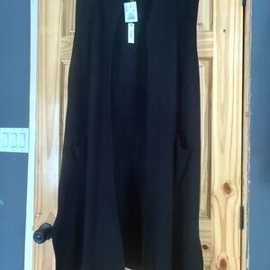 Max Studio Black Sleeveless Duster Vest